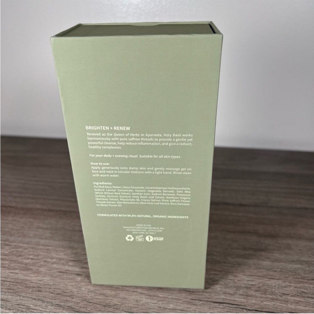 Arkhelm Saffron & Basil Organic Gentle Face Cleanser - Picture 3 of 8